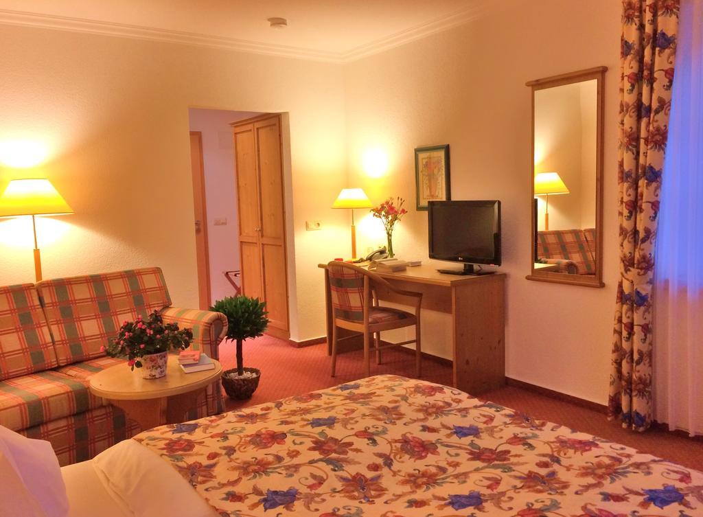 Röbel Landhaus Mueritzgarten Hotel Garni חדר תמונה