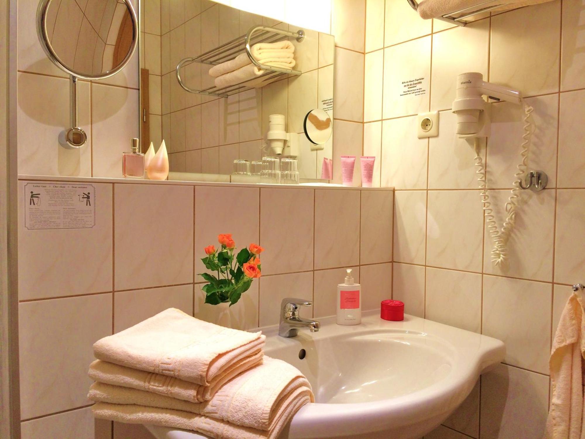 Röbel Landhaus Mueritzgarten Hotel Garni חדר תמונה