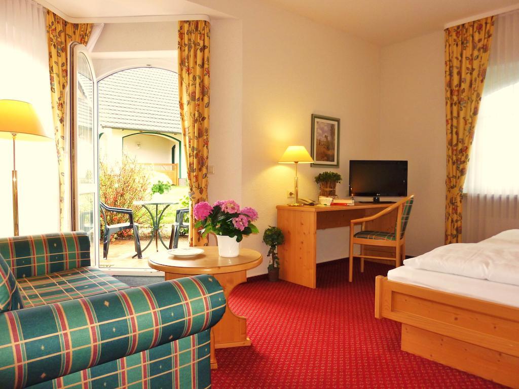 Röbel Landhaus Mueritzgarten Hotel Garni חדר תמונה