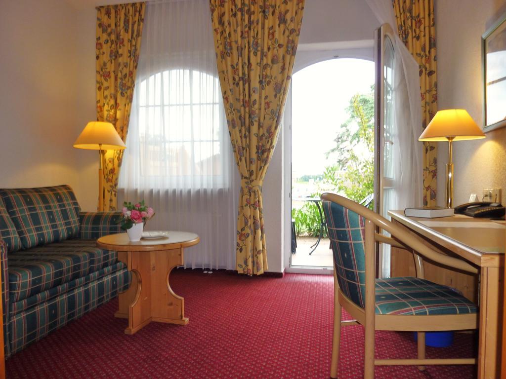 Röbel Landhaus Mueritzgarten Hotel Garni חדר תמונה