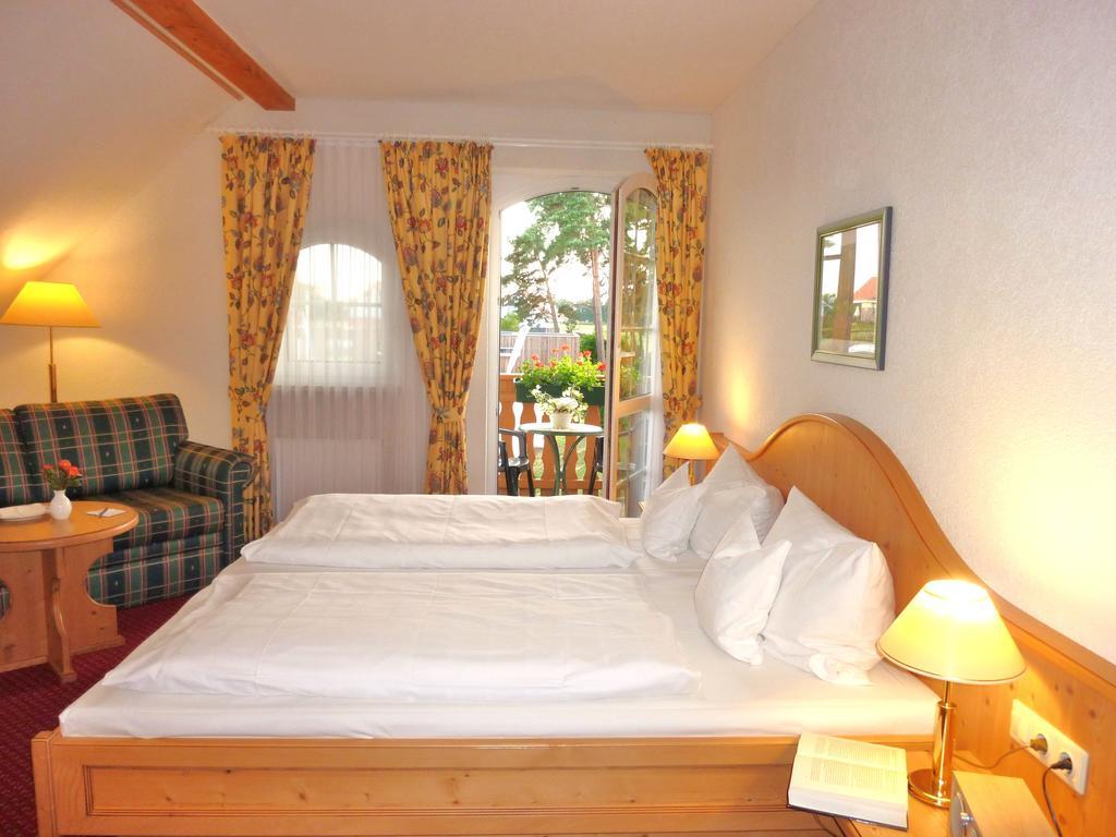 Röbel Landhaus Mueritzgarten Hotel Garni חדר תמונה