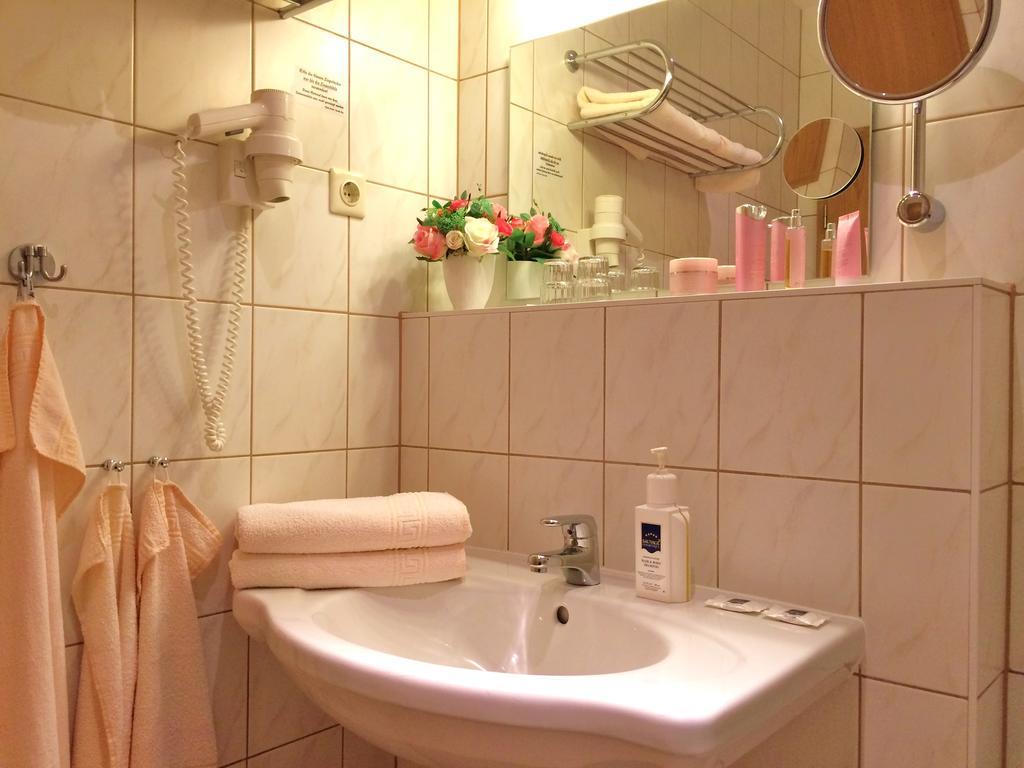 Röbel Landhaus Mueritzgarten Hotel Garni מראה חיצוני תמונה