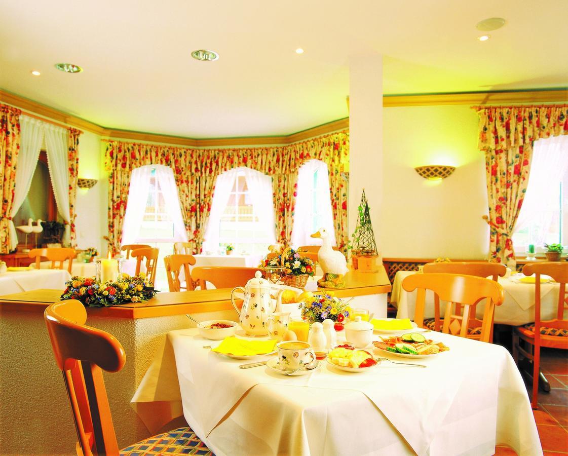 Röbel Landhaus Mueritzgarten Hotel Garni מראה חיצוני תמונה