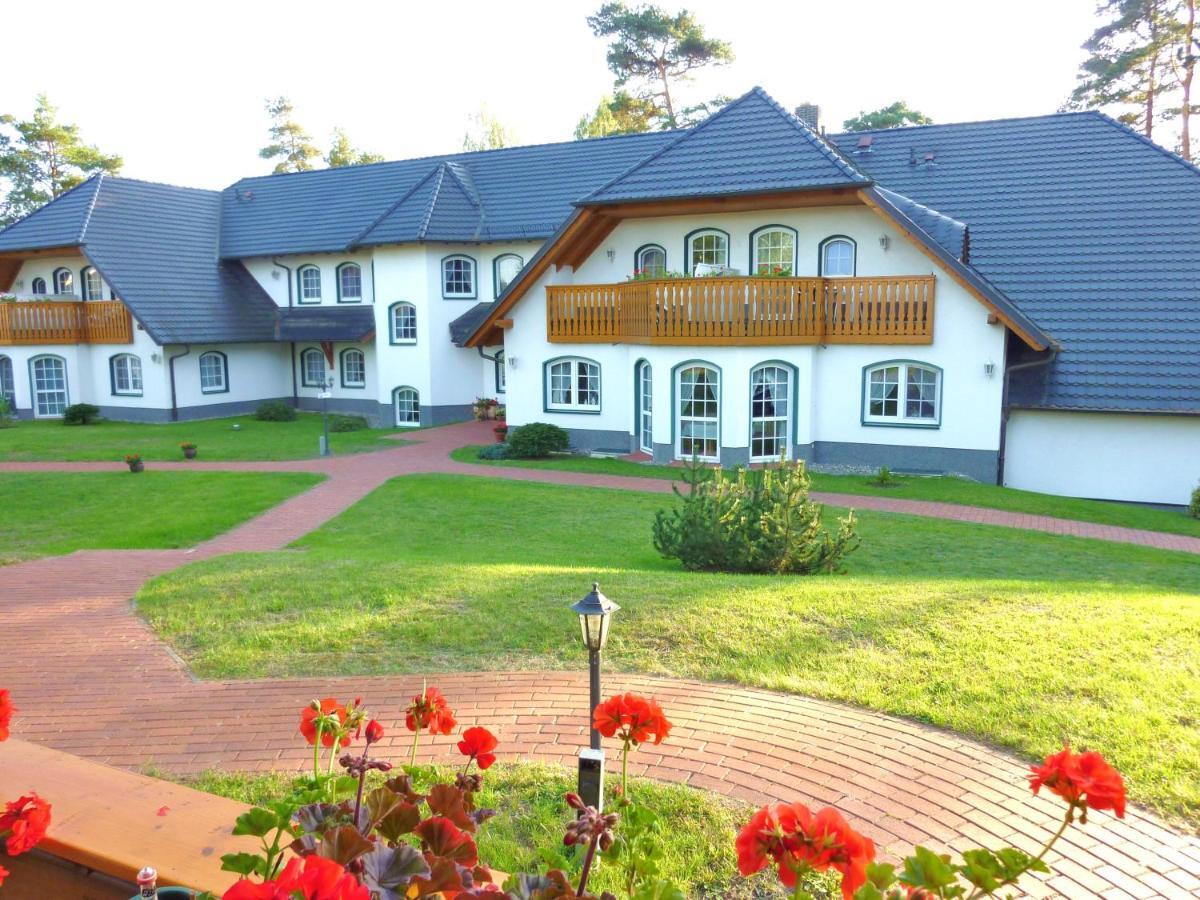 Röbel Landhaus Mueritzgarten Hotel Garni מראה חיצוני תמונה
