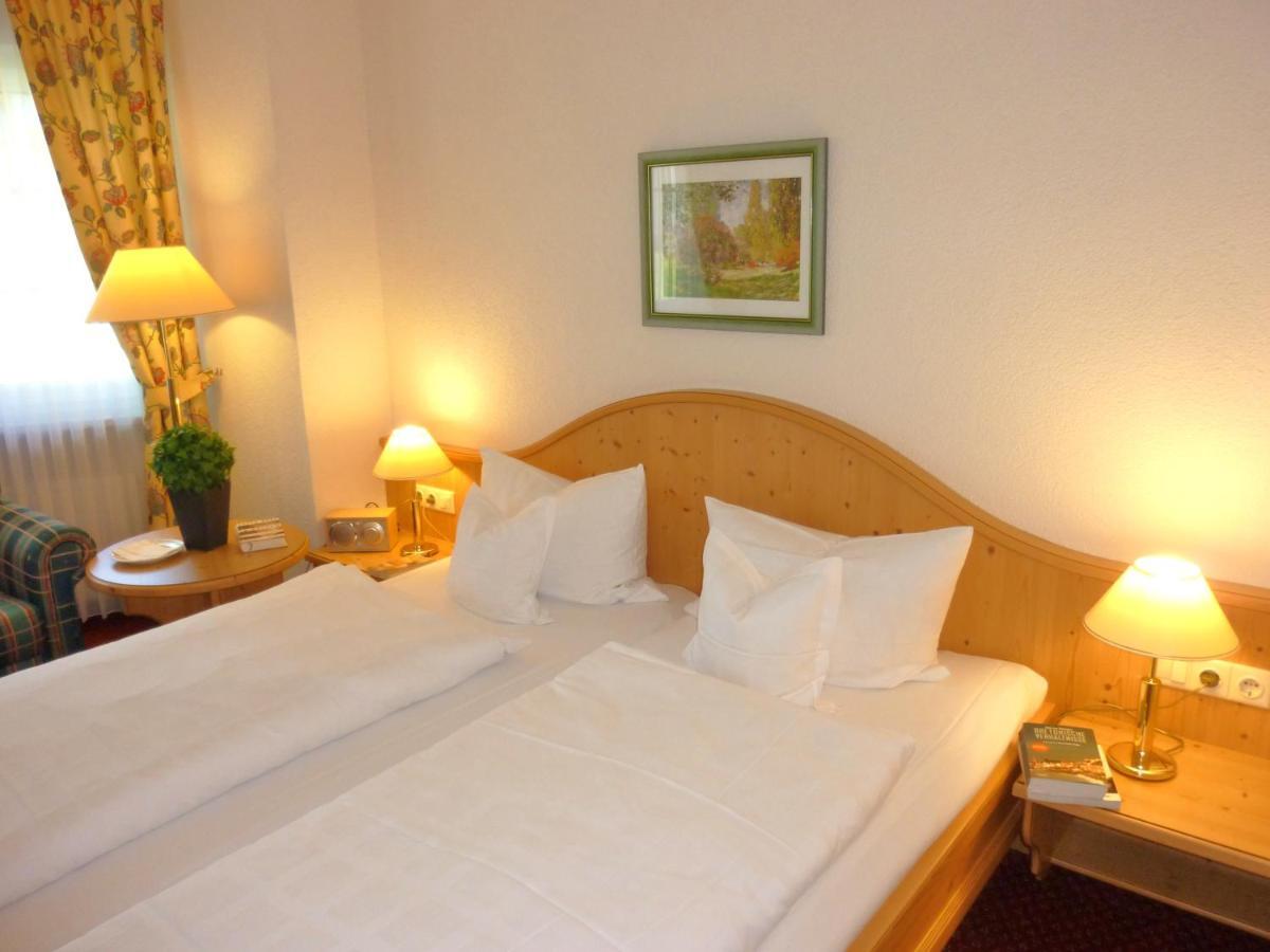 Röbel Landhaus Mueritzgarten Hotel Garni מראה חיצוני תמונה