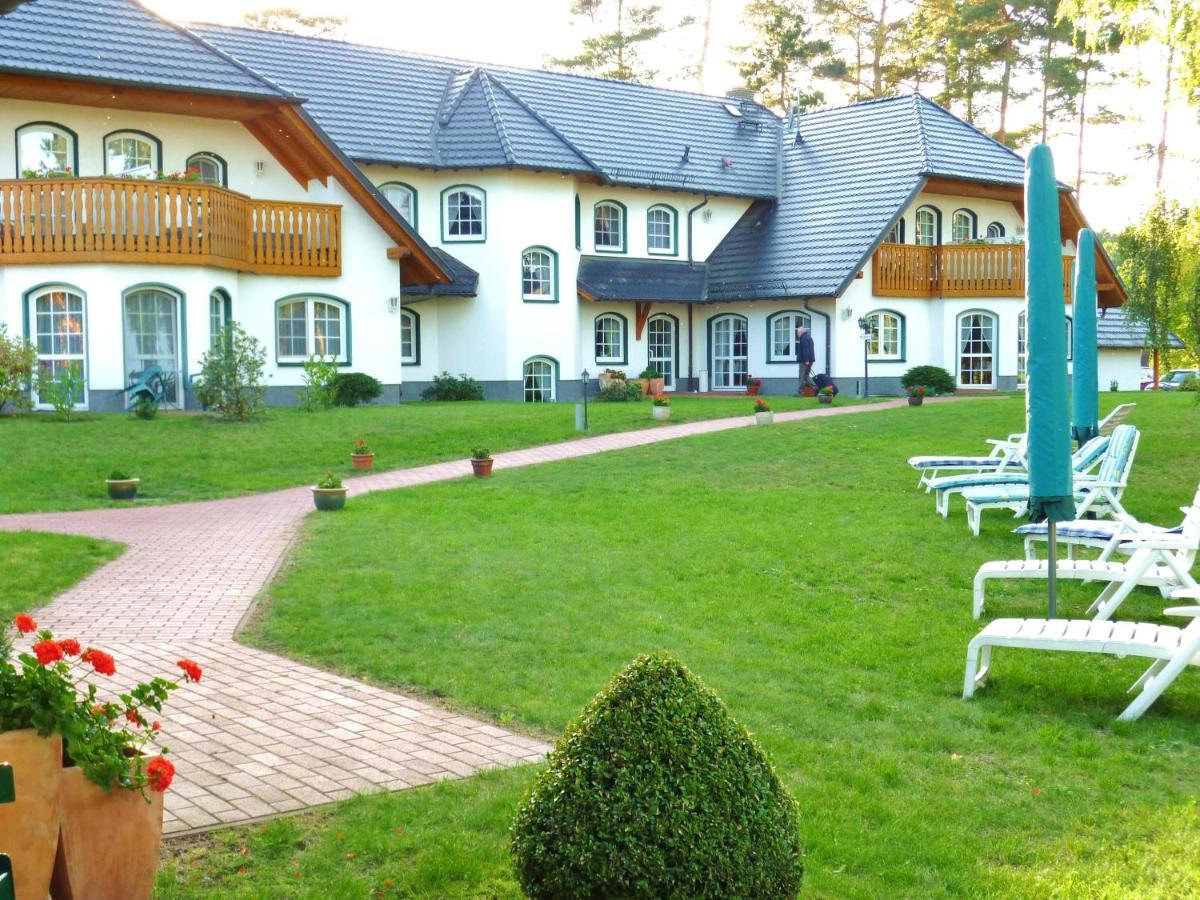 Röbel Landhaus Mueritzgarten Hotel Garni מראה חיצוני תמונה